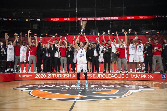 足球中超球队再度更换外援，阵容大洗牌（中超球队再度调整外援，阵容全面重组）