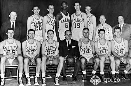 西甲半场：格德斯建功，久保建英失良机，皇家社会1-0赫罗纳（西甲上半场战报：格德斯破门，久保建英失机，皇家社会暂以1-0领先赫罗纳）