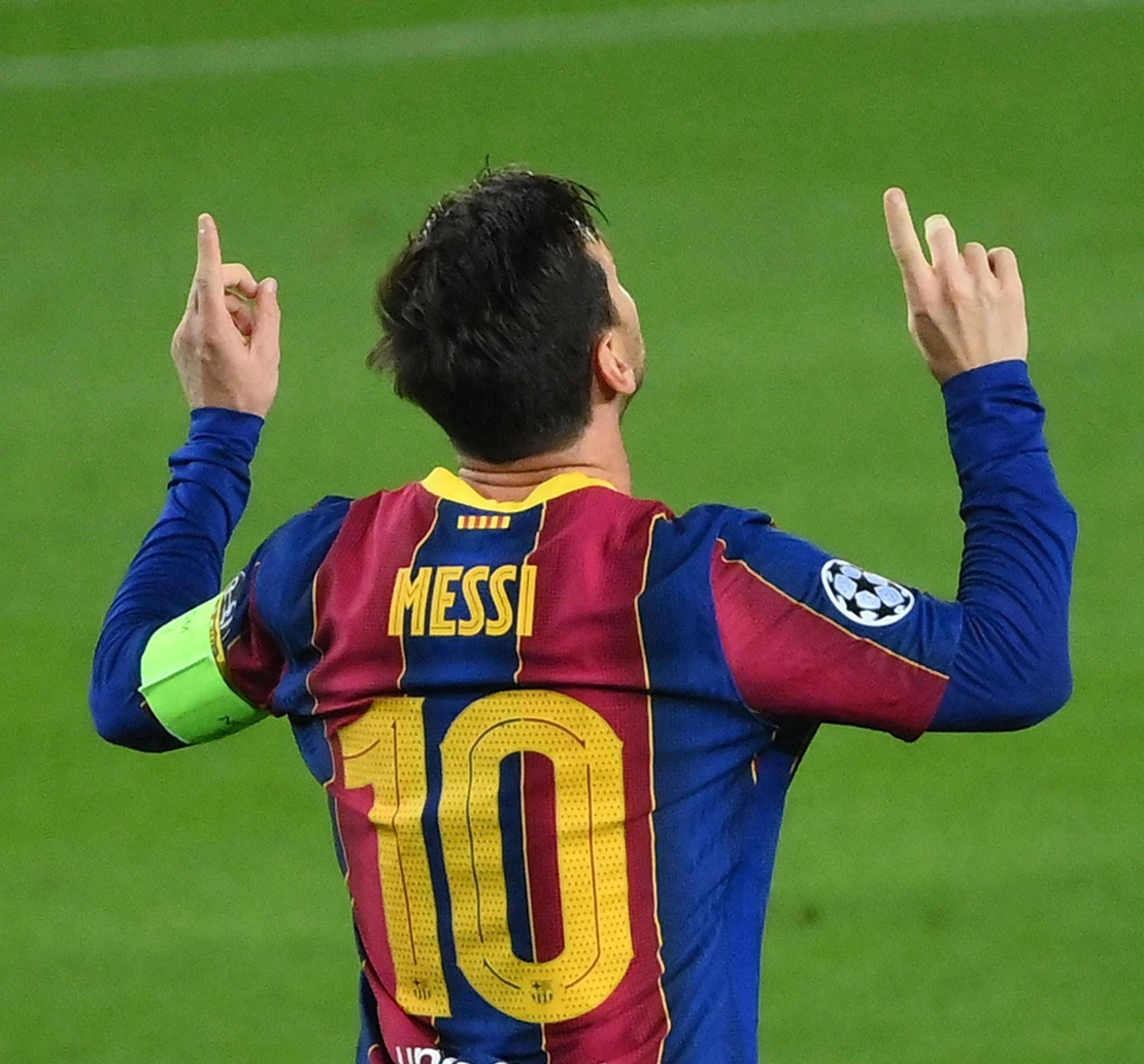 球迷比赛期间骂尤文踢得太烂，斯帕莱蒂回击：你们想怎样？（球迷赛中怒斥尤文表现低迷，斯帕莱蒂回怼：你们还想怎样？）