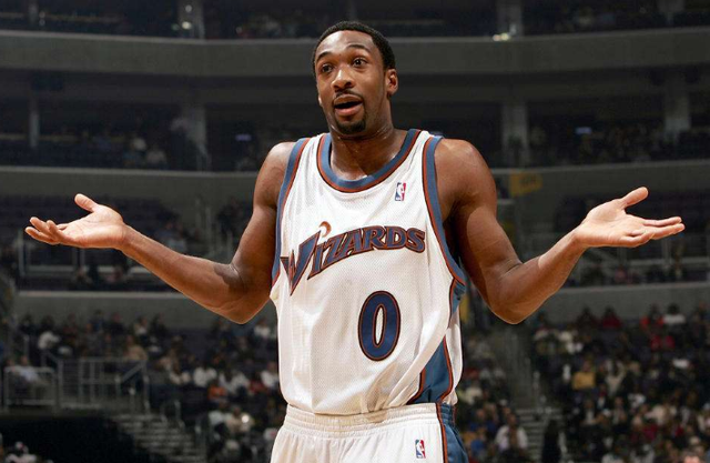 意媒：国米派球探考察卡普里莱，卡利亚里要价约2000万欧（意大利媒体：国米派出球探考察卡普里莱，卡利亚里标价约2000万欧元）