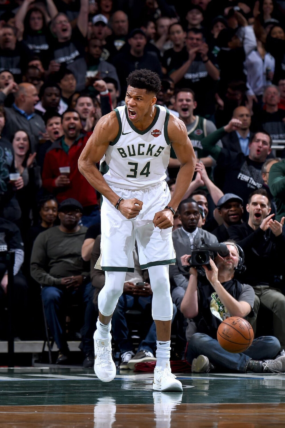 里程碑，英博后卫曹海清俱乐部赛事已出战200场（英博后卫曹海清迎来俱乐部生涯第200场）