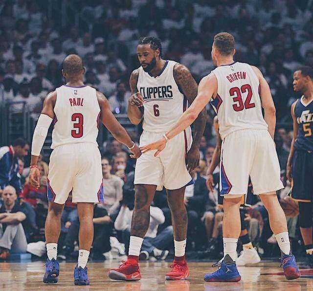 队报：登贝莱预计11月底复出，巴黎正在权衡他能否出战热刺（队报：登贝莱预计11月下旬复出，巴黎权衡是否让其对阵热刺登场）