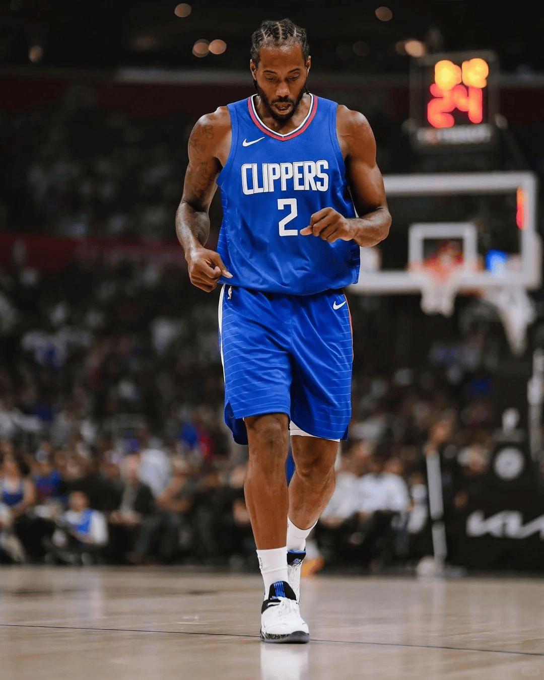 阿尔特塔回应曼城的追赶和积分差距的缩小（阿尔特塔解读曼城紧追态势与分差缩小）