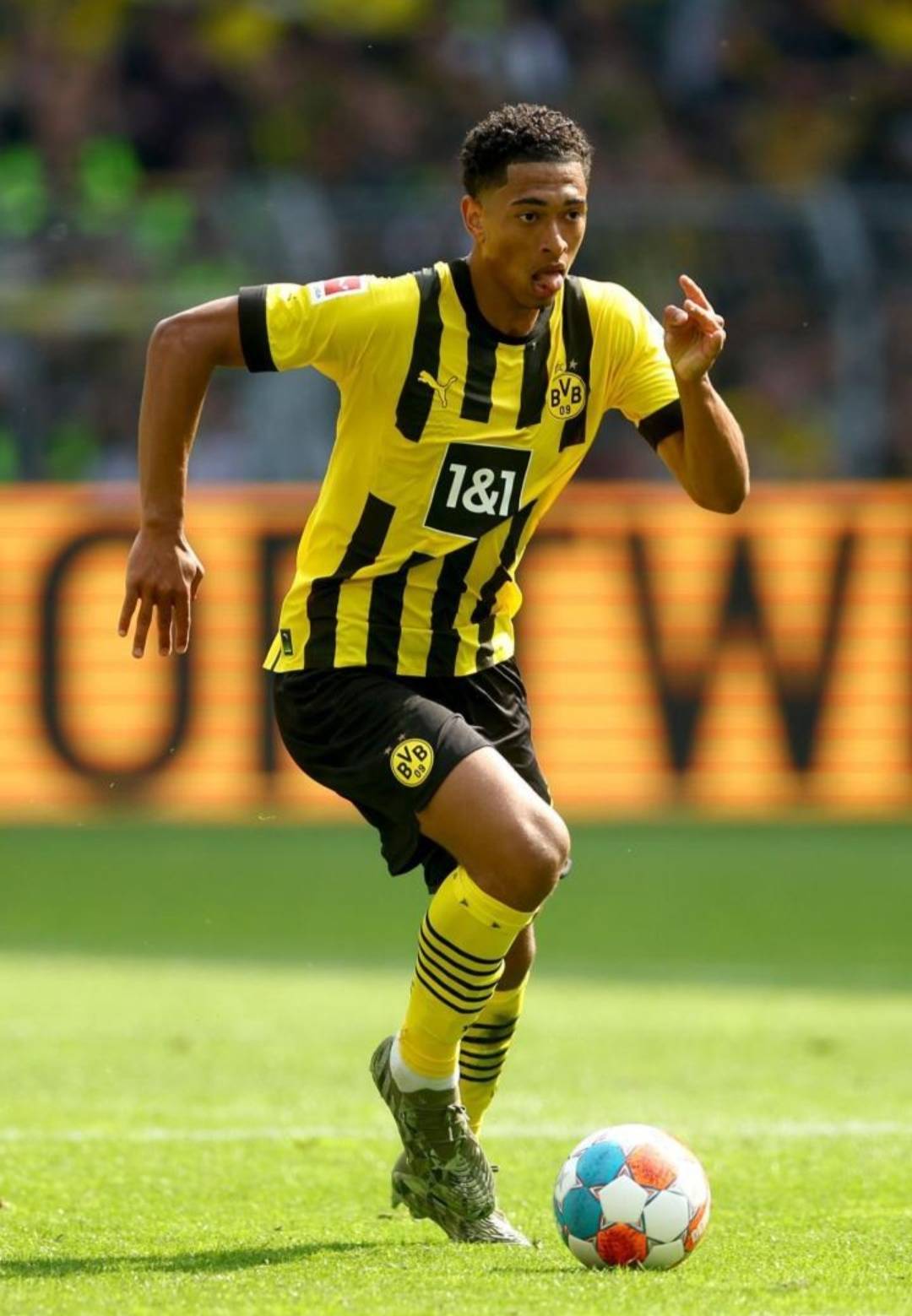 TA：桑切斯最近在逐渐进步，他已成为英超最可靠的门将之一（TA：桑切斯状态稳步上扬，现已跻身英超最可靠门将之列）